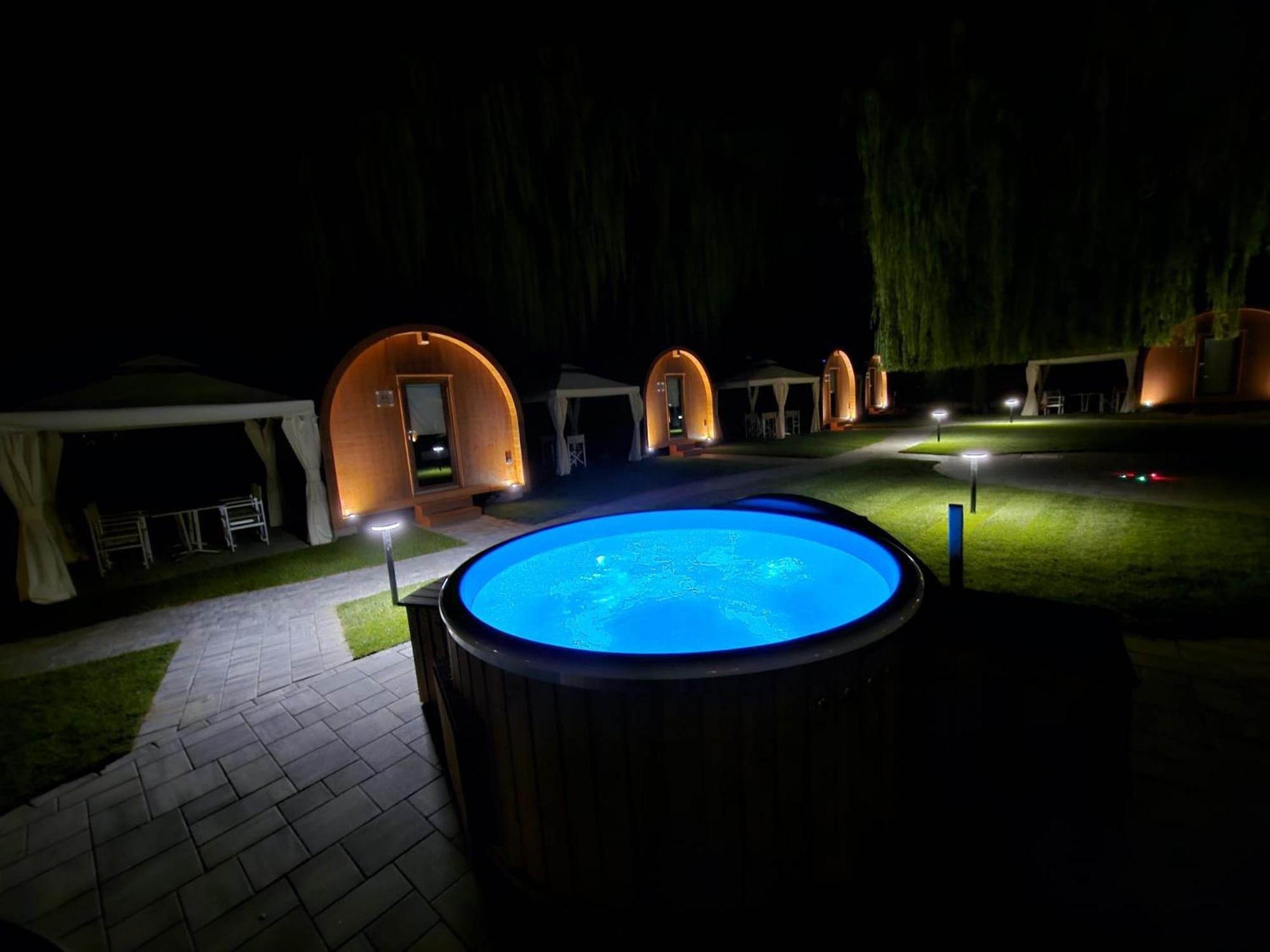 Vicolungo Glamour Lodge & Spa - Free Spa Hot Tub E Sauna 외부 사진